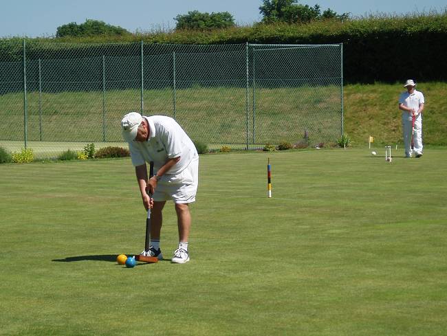 N10.jpg - Cliff in play against Jane Evans