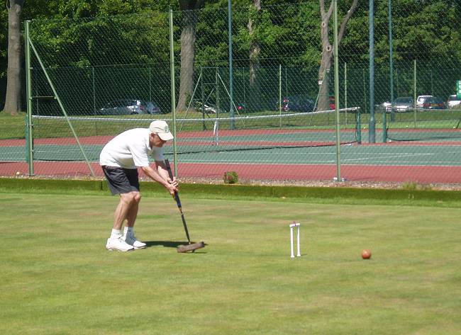 N12.jpg - Peter scores a hoop against Nick 